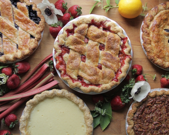 strawberry rhubarb pie with flaky crust