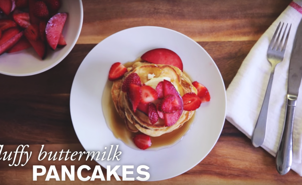 Sunday Morning Fluffy Buttermilk Pancakes